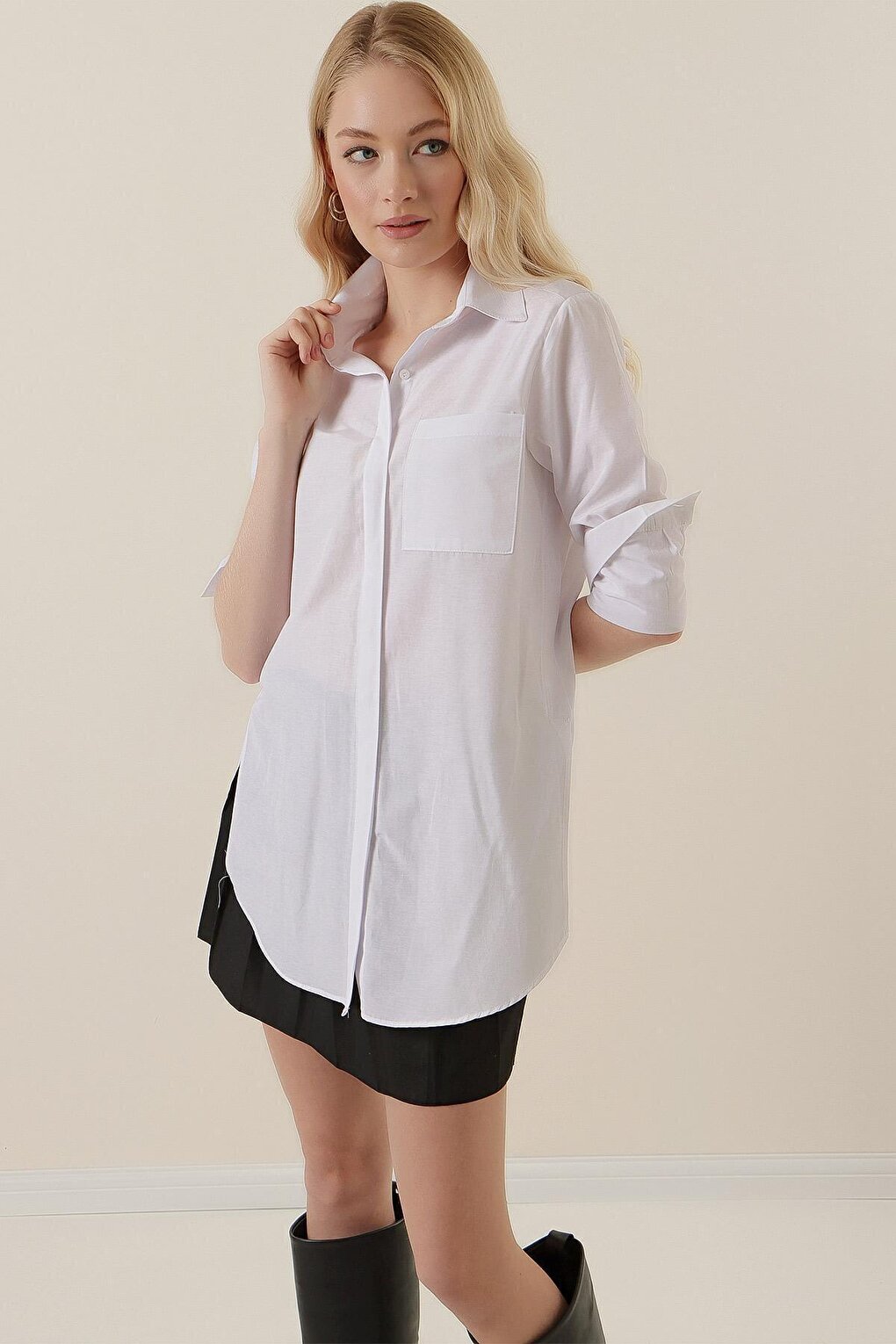 3879 Oversize Shirt with Pockets - White