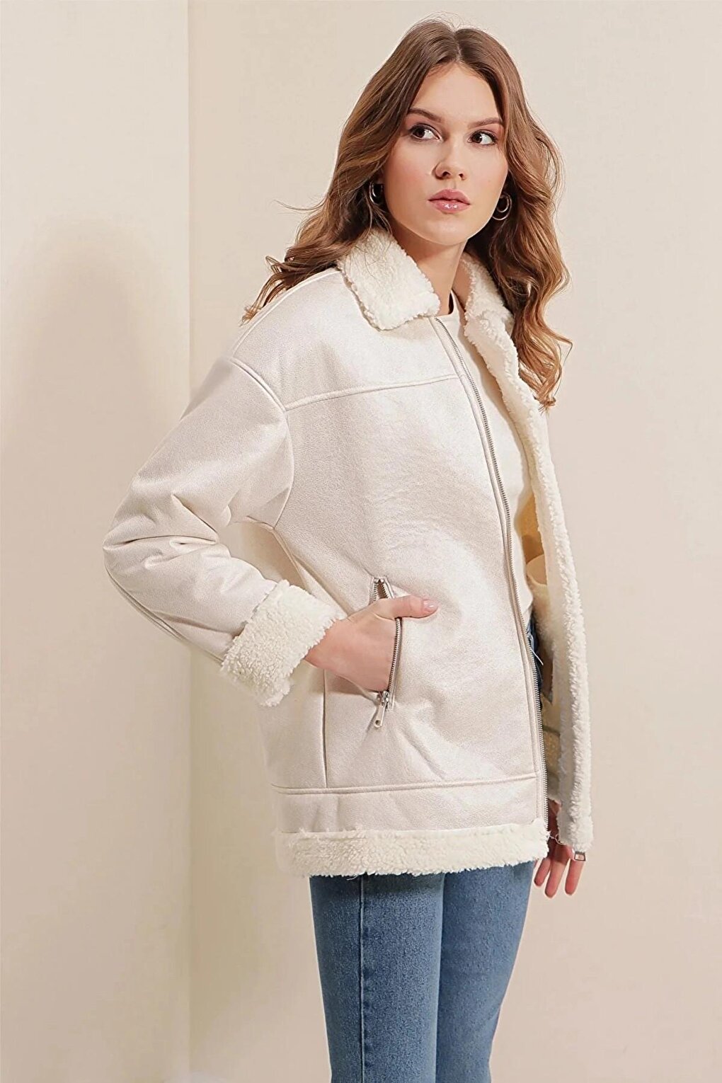 Women's White Collar and Faux Fur Inside, Front Zipper Pocket Faux Leather Coat HZL24W-BD191031