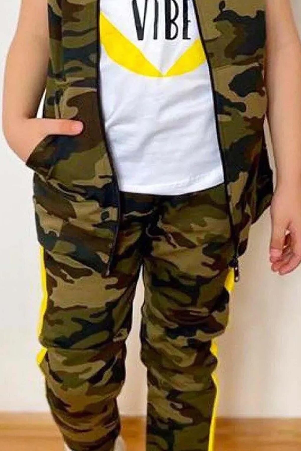 Boy's Camouflage Patterned Zippered and Text Printed Vest Yellow Tracksuit