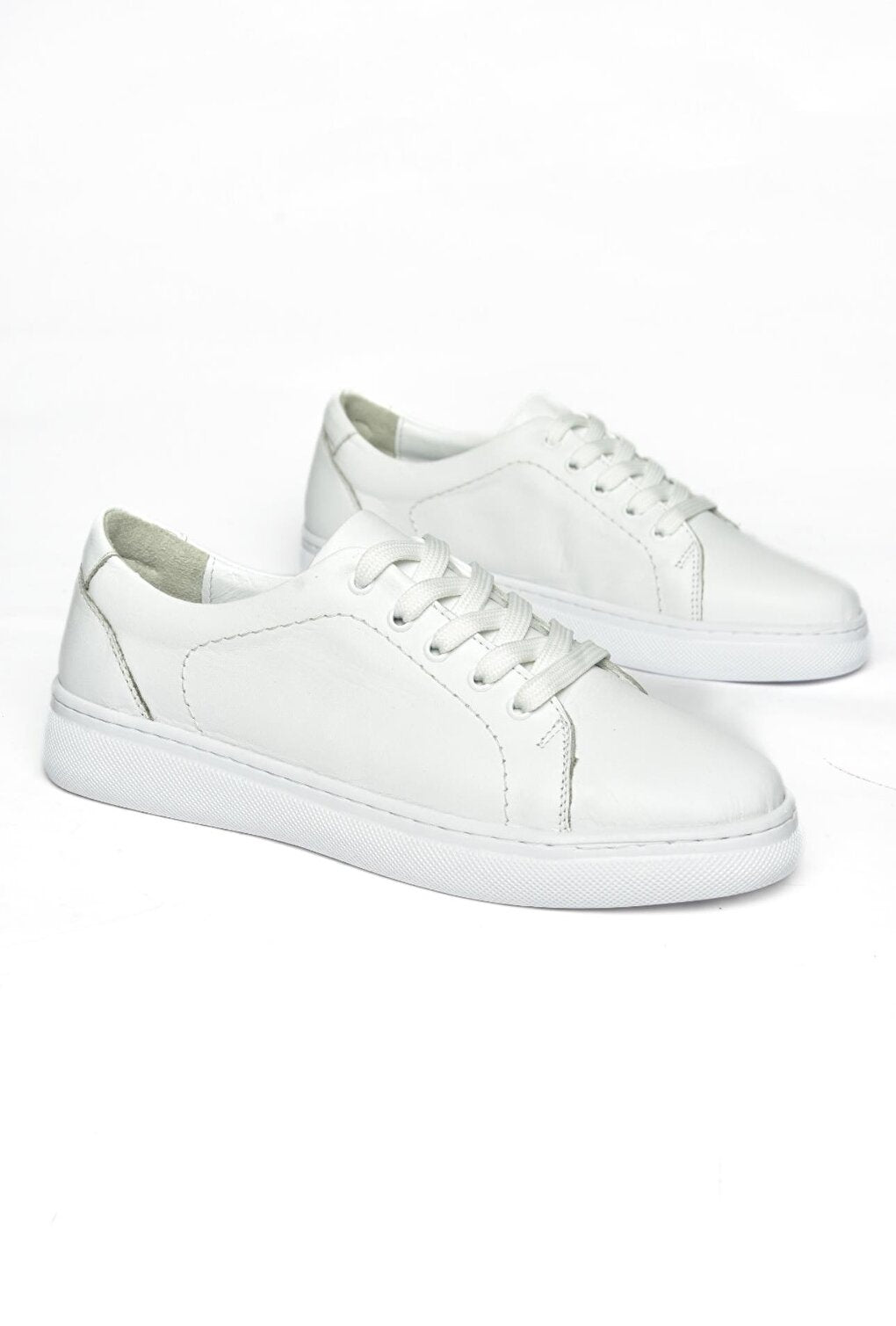 P5554609 White Women's Sneaker