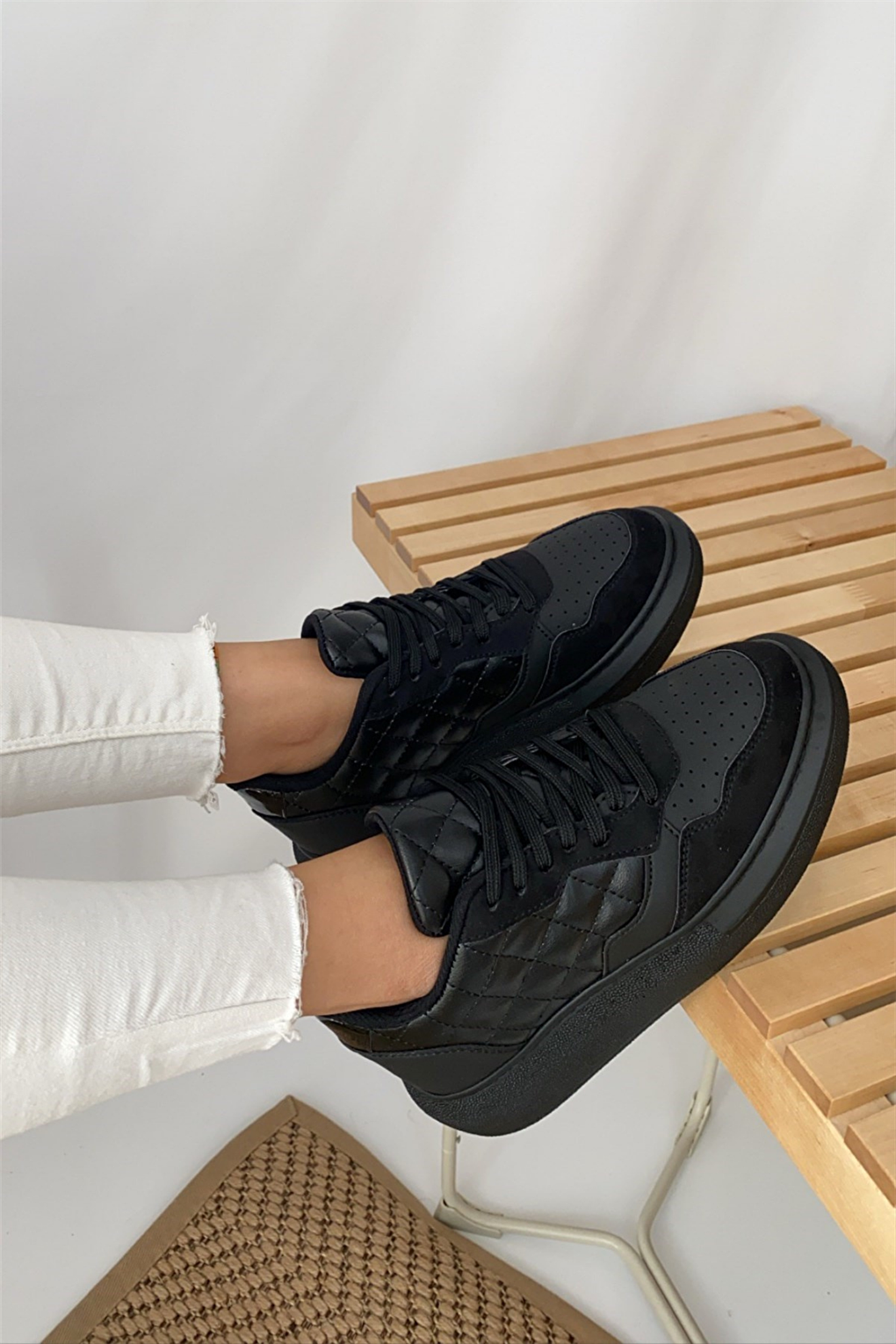 Women's Sneakers BLACK