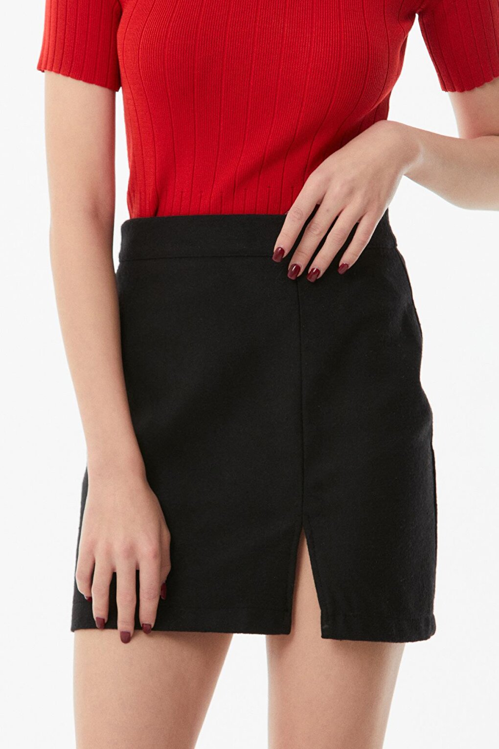 Basic Slit Mini Skirt