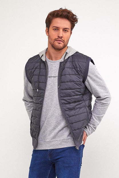 Men's Hooded Slim Fit Quilted Vest SPR22YK190