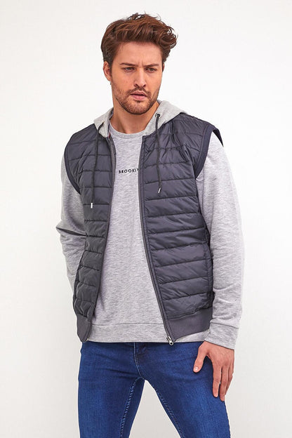 Men's Hooded Slim Fit Quilted Vest SPR22YK190