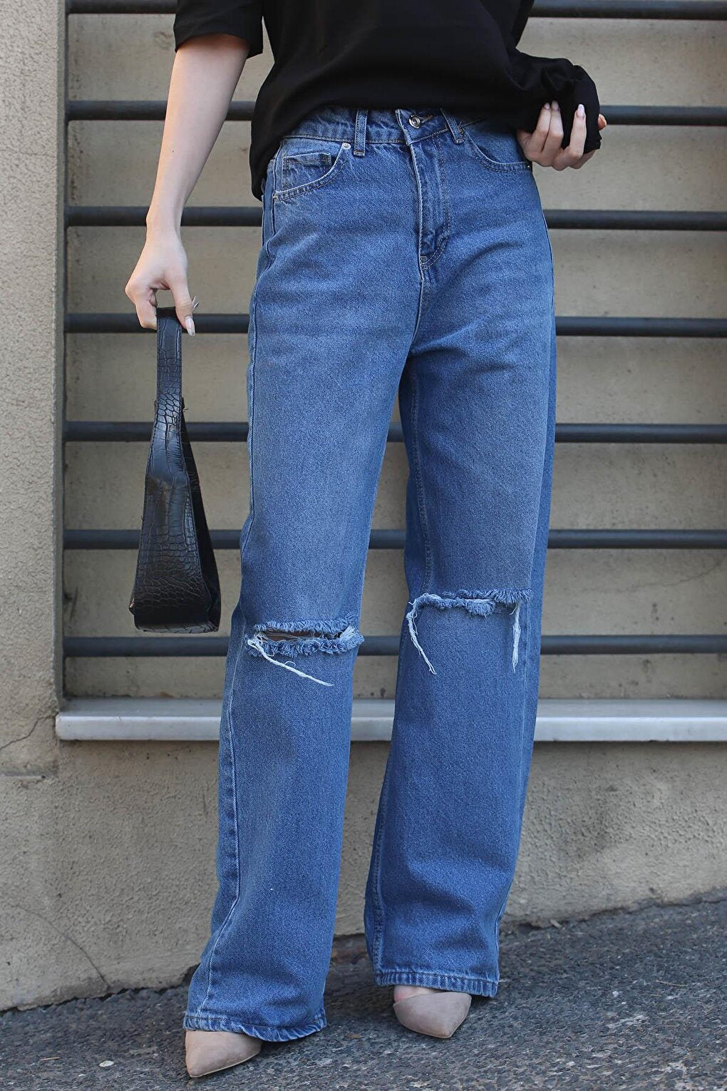 Blue Ripped Straight Leg Jean Mg1161