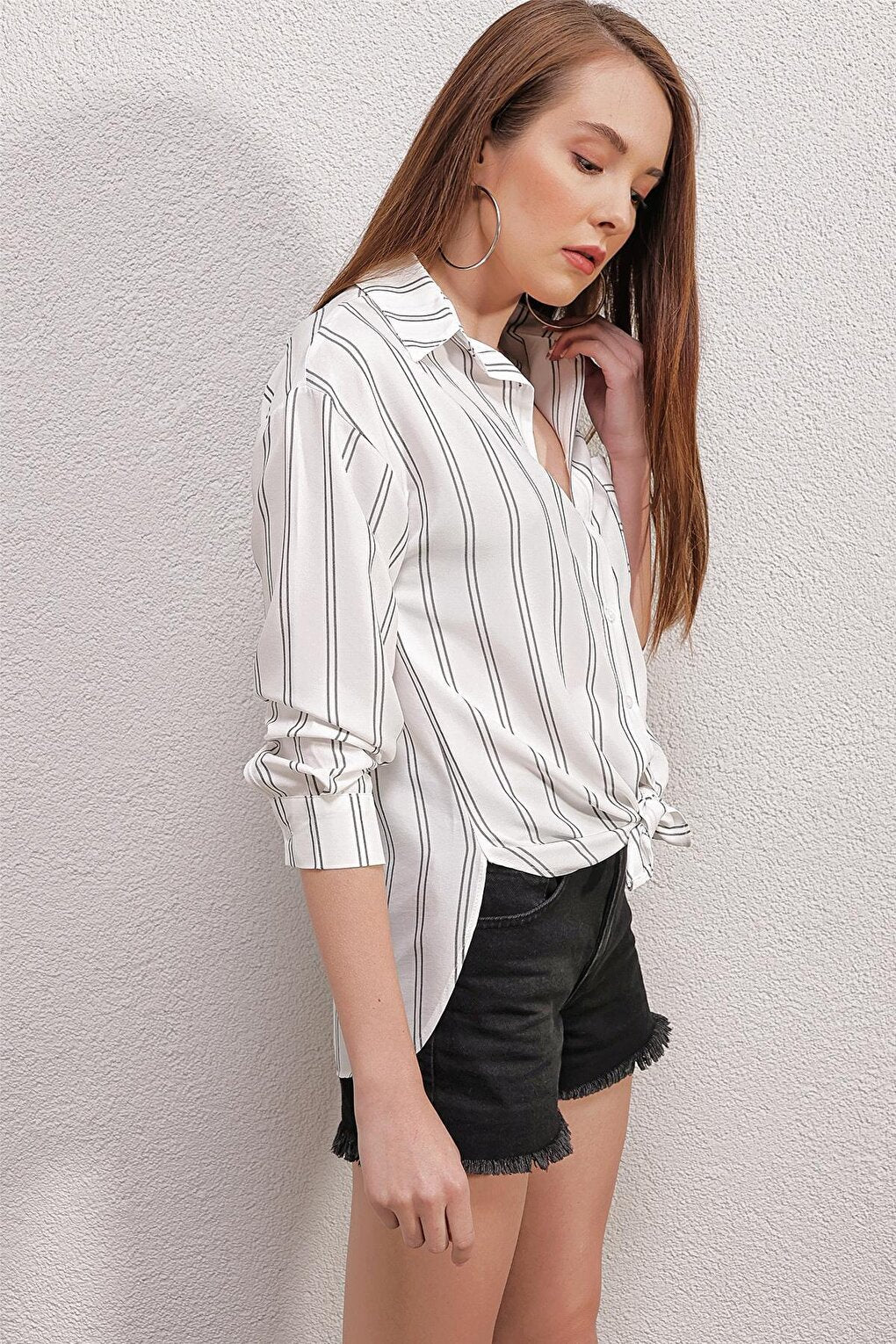 20143 Oversize Shirt with Pockets - White