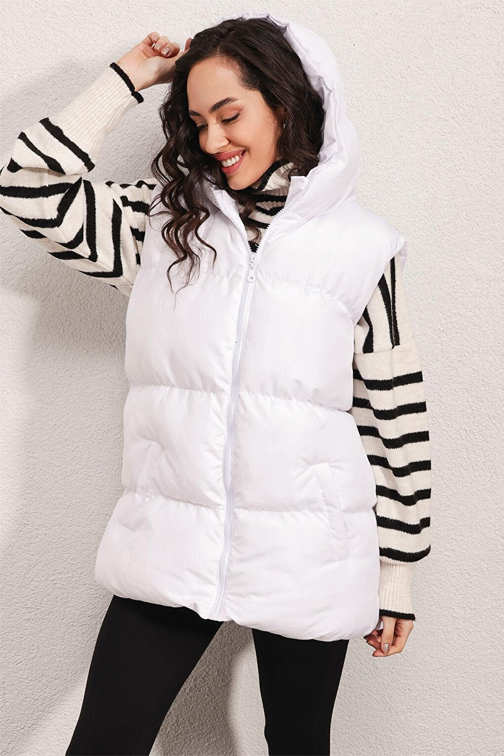 6787 Short Puffer Vest - White