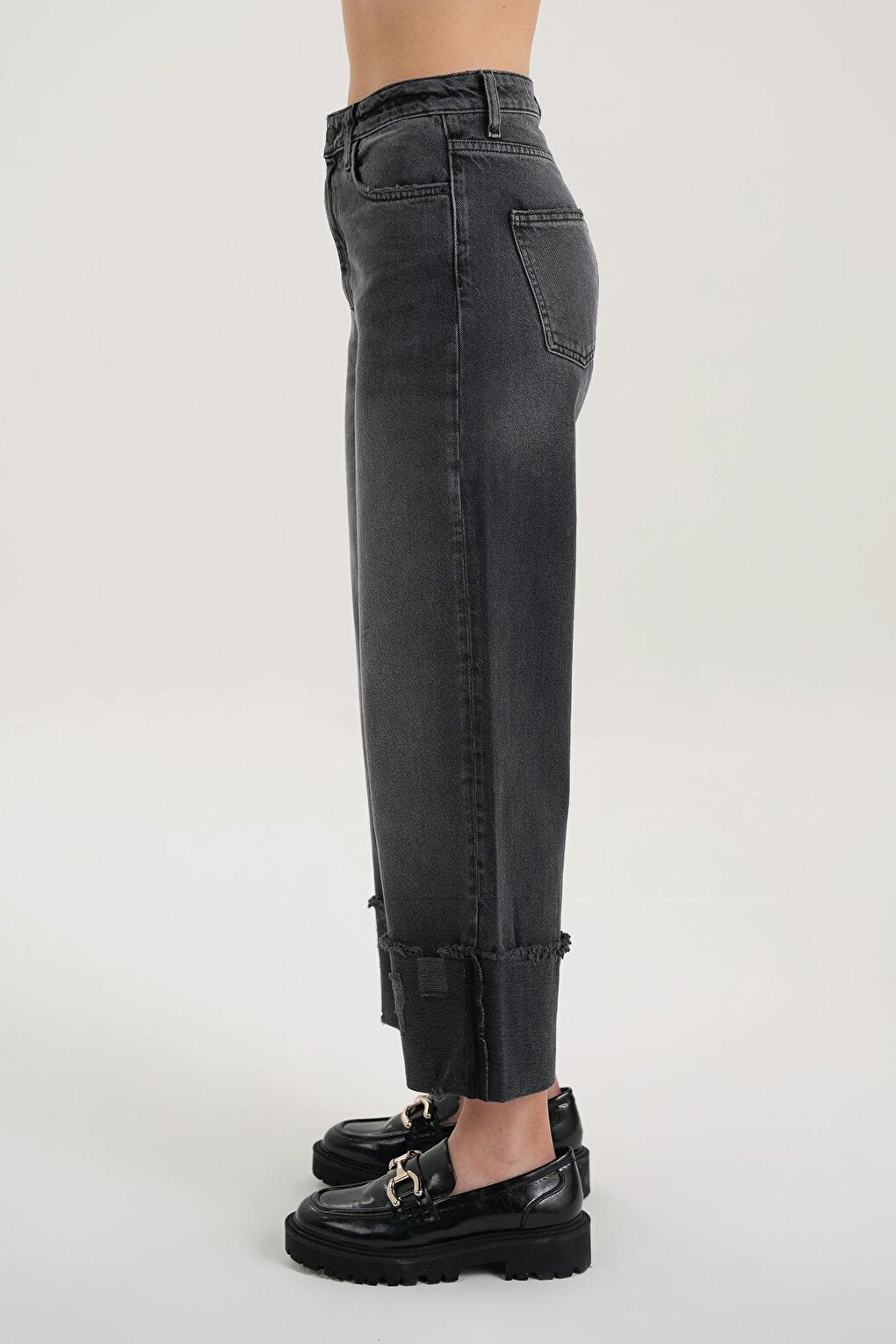 Gwen Anthracite Mid Waist Zippered Jean Trousers with Frayed Legs C 4667-029