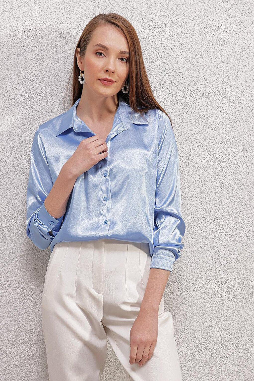 3964 Lightly Flowing Satin Shirt - Blue