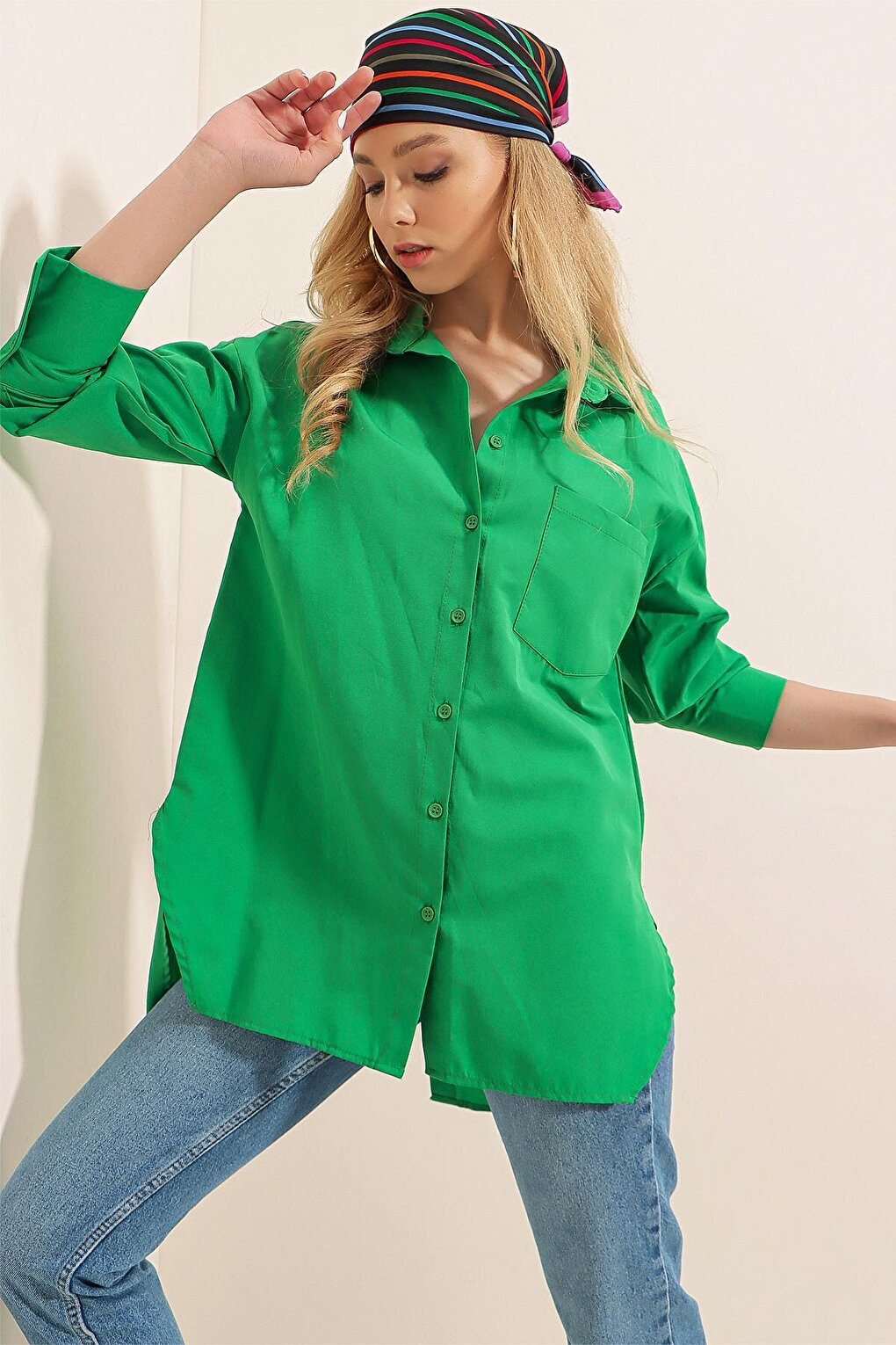 3952 Buttoned Back Boyfriend Shirt - Green