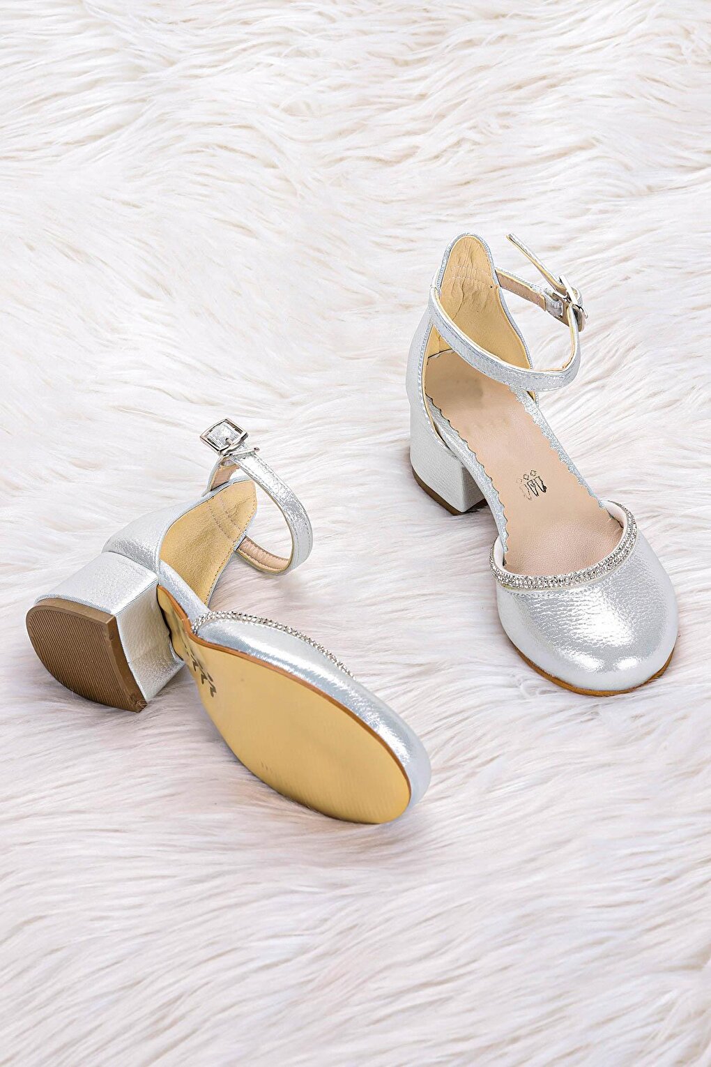 771 Vakko Stone Girl's 5 Cm Heeled Sandals Shoes