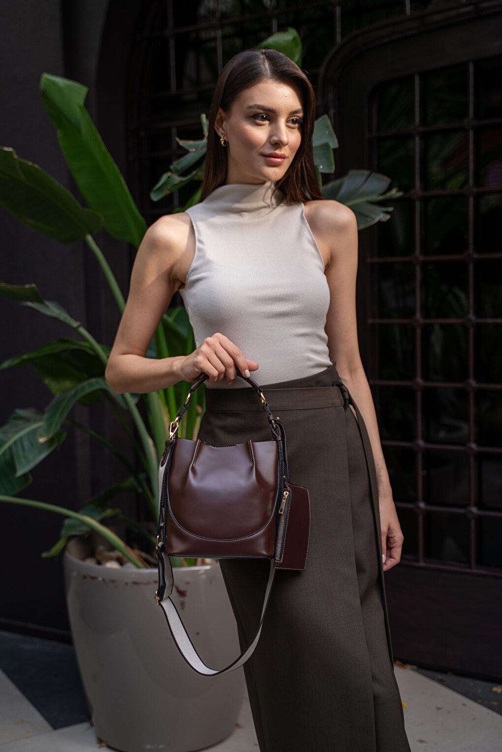 Top Stitched Wallet Bucket Women's Bag - Brown