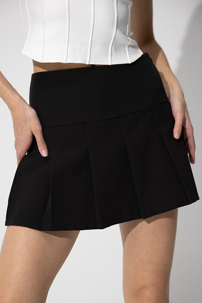 Black Pleated Mini Skirt SS23S4727Sİ