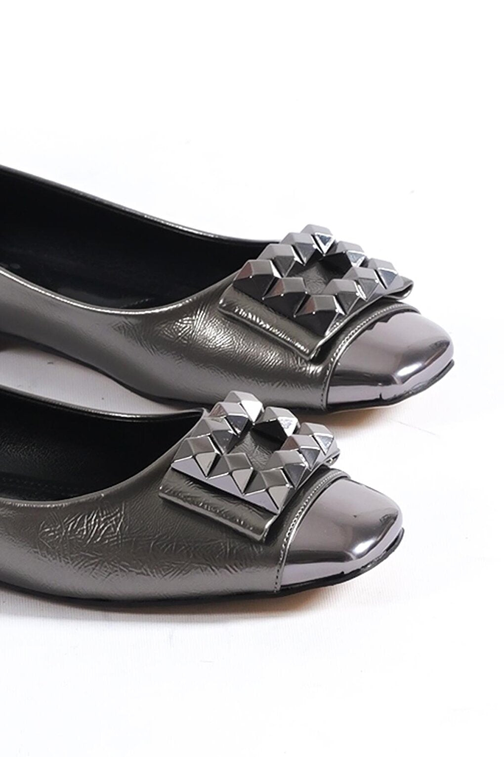 070 Women's Metal Buckle Ballerinas