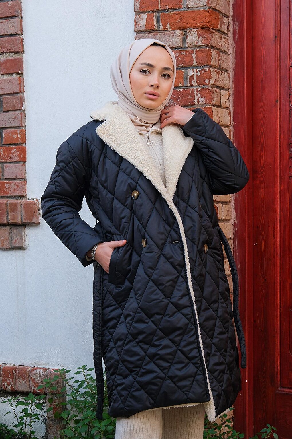 Quilted Diamond Pattern Puffer Jacket Black