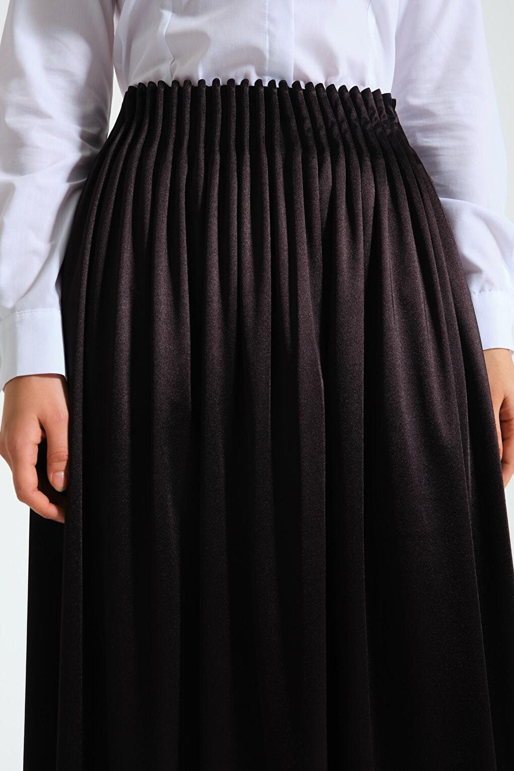 Pleated Waist Crepe Black Skirt