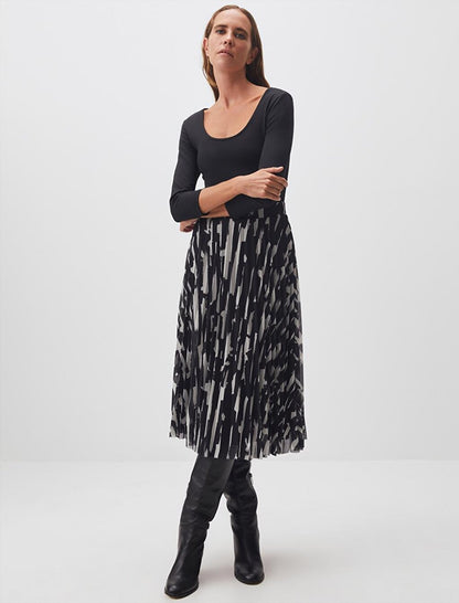 Black Patterned Mesh Pleated Midi Skirt