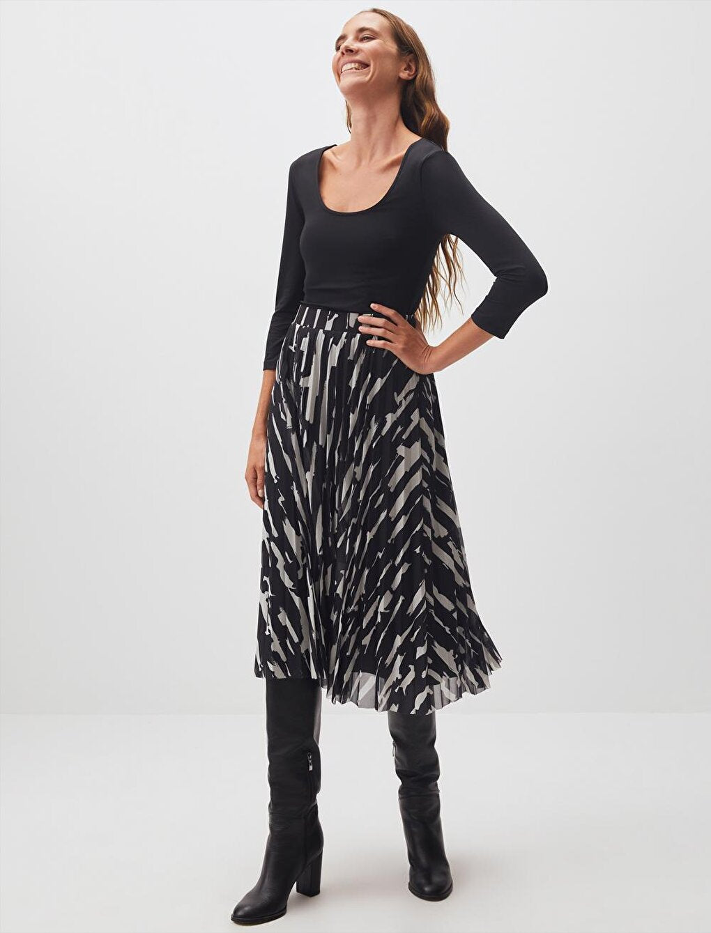 Black Patterned Mesh Pleated Midi Skirt