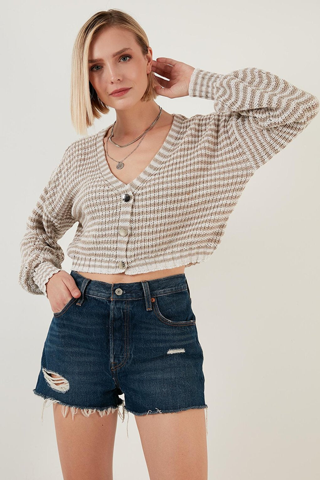 Striped Buttoned V-Neck Crop Cardigan 6071456