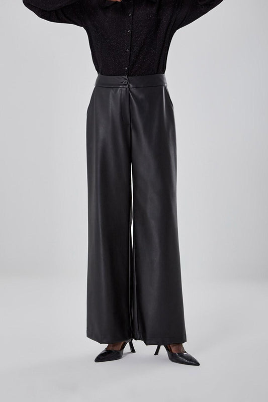 Comfortable Black Trousers with Leather Detail