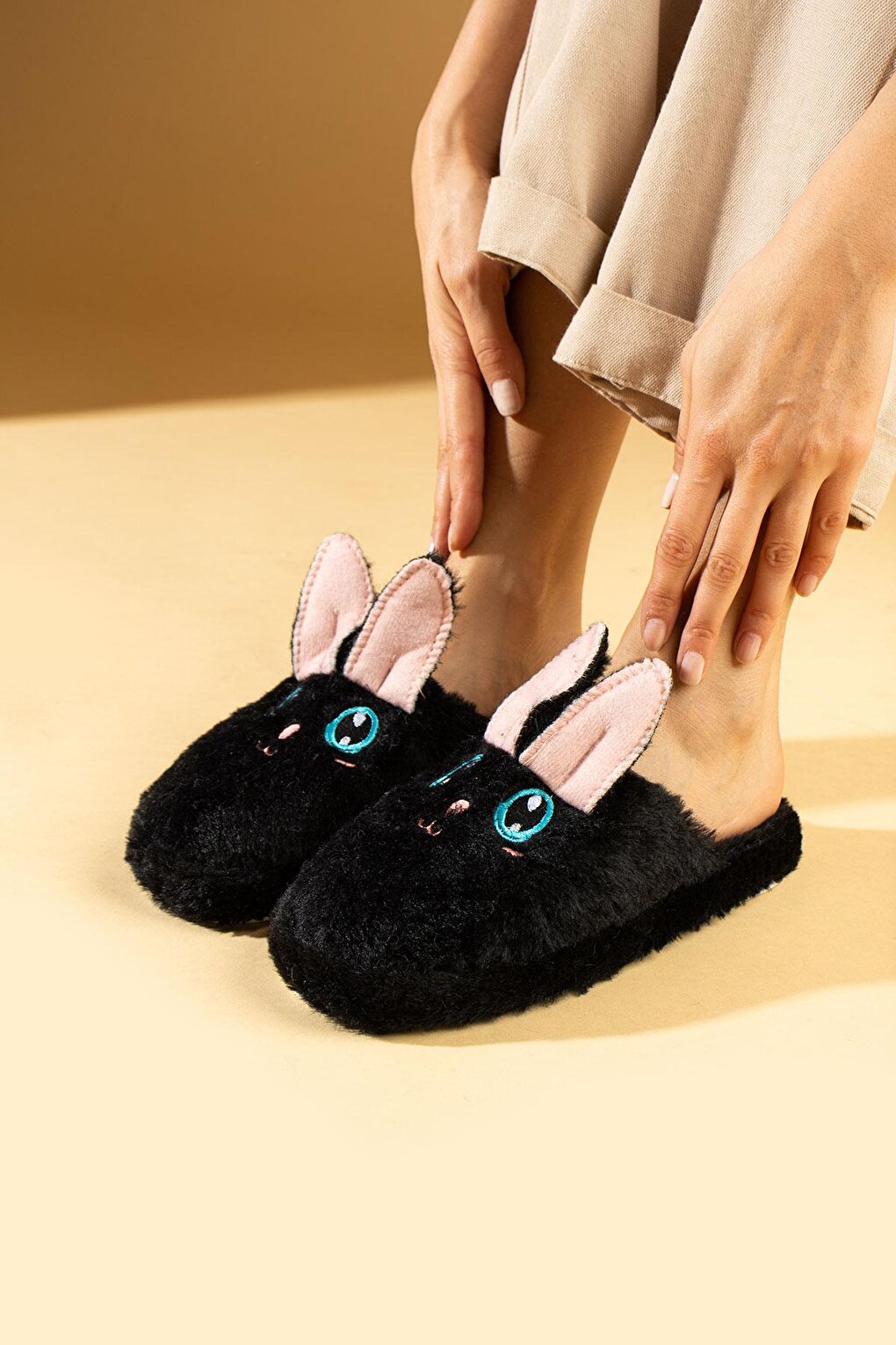 Cute Rabbit Front Closed Inside Fur Thermal Sole Women's Home Slippers P01-18-23Kl