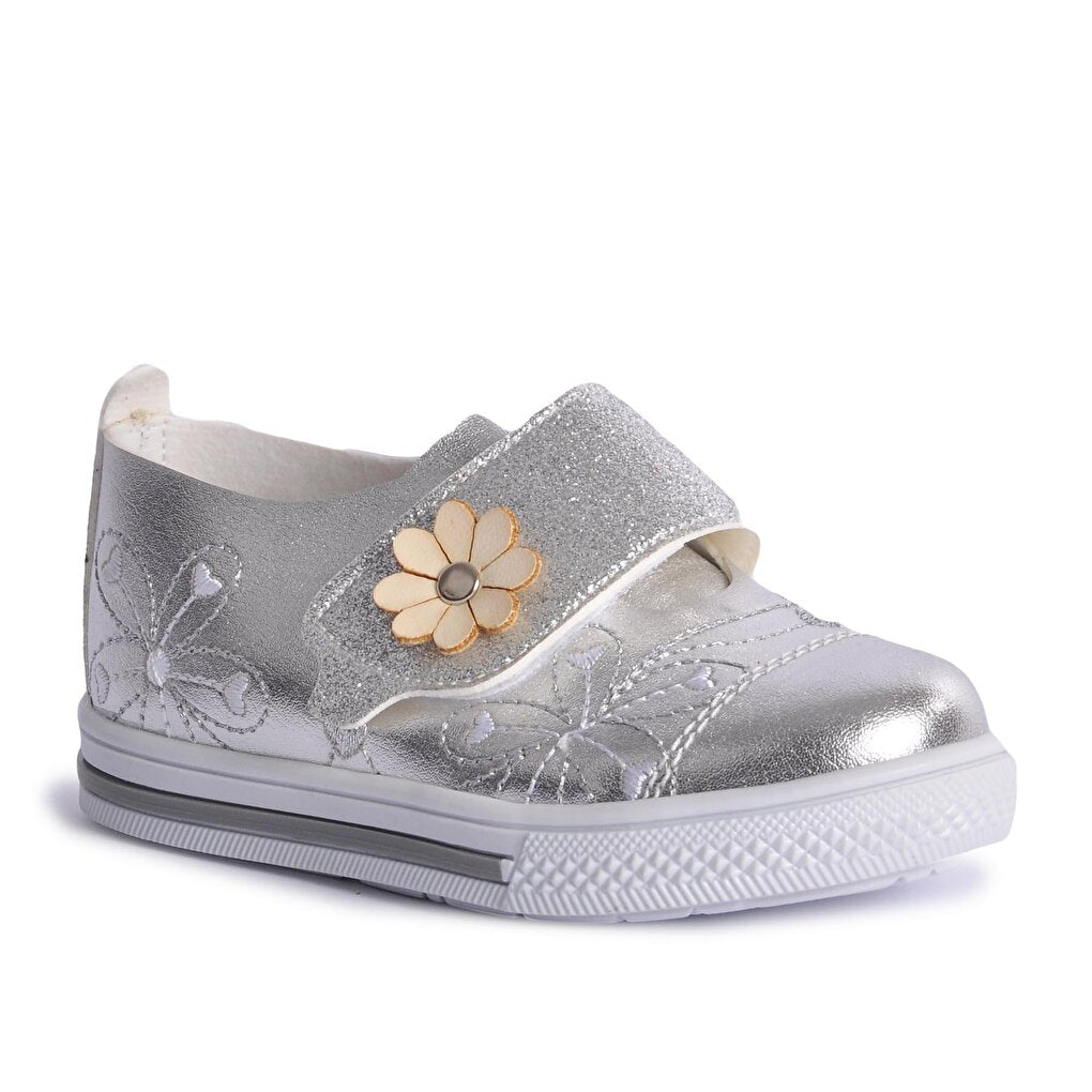 21K04 Silver Colored Girl's Shoes