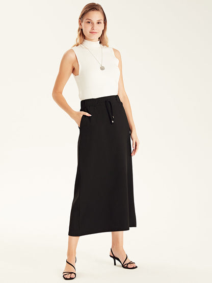 Standard Fit Women's Skirt