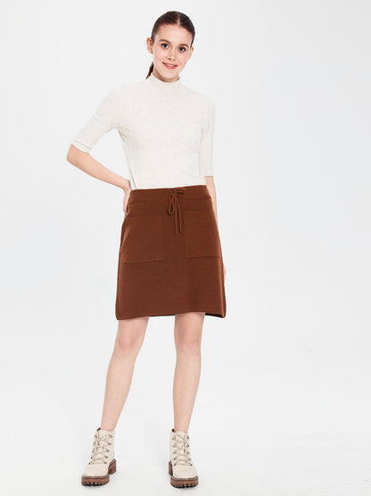 Plain Women's Skirt with Pockets