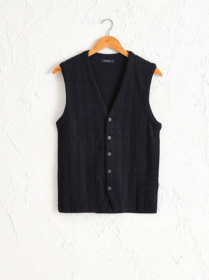 Fine Knitwear Vest with Button Detail