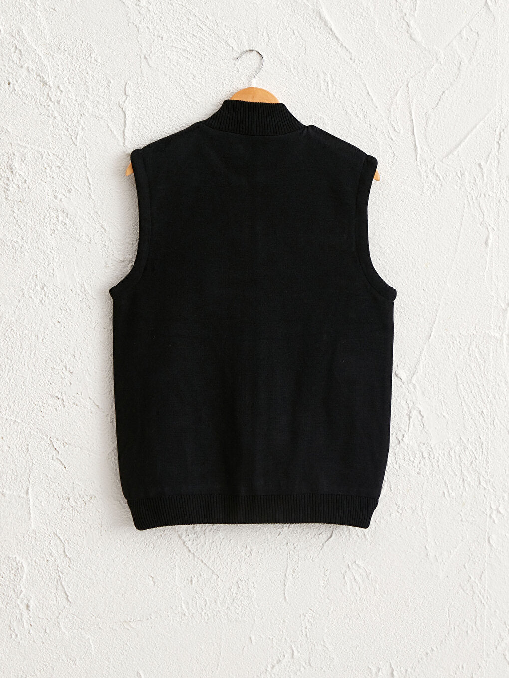 Self Patterned Fine Knitwear Vest