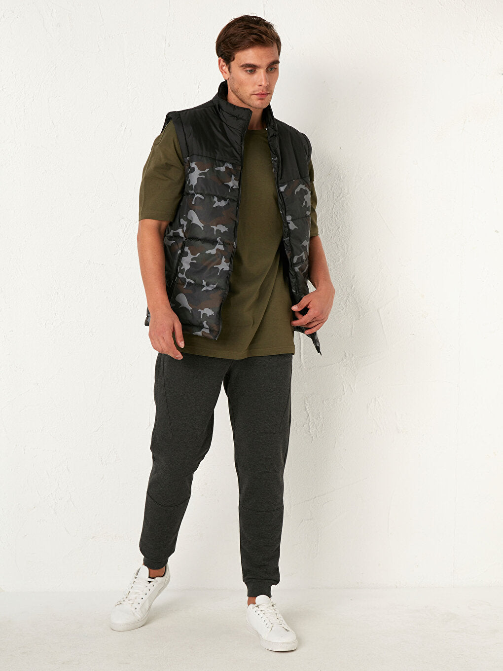 Stand-up Collar Men's Puffer Vest