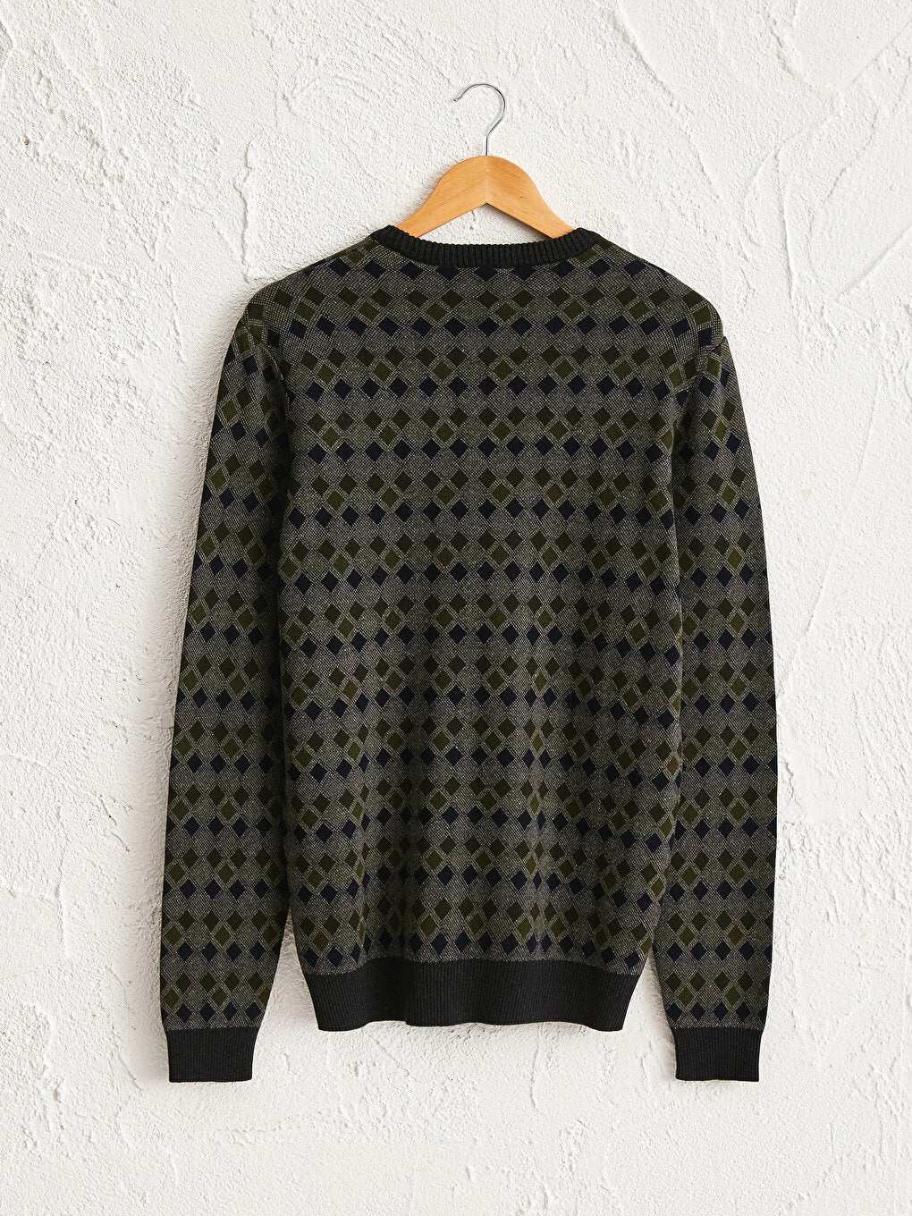 Crew Neck Diamond Patterned Fine Knit Sweater