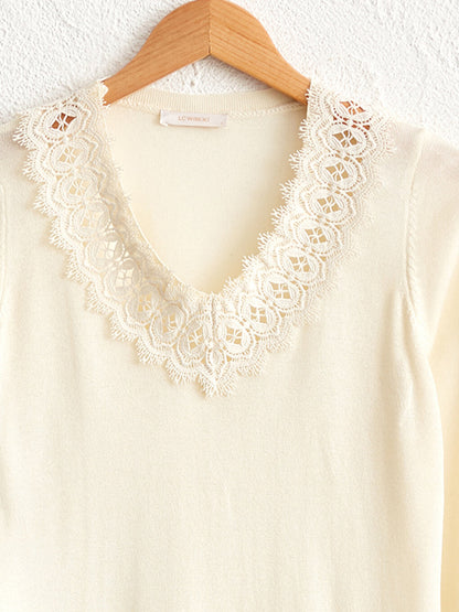 Knitwear Sweater with Lace Detail on the Collar