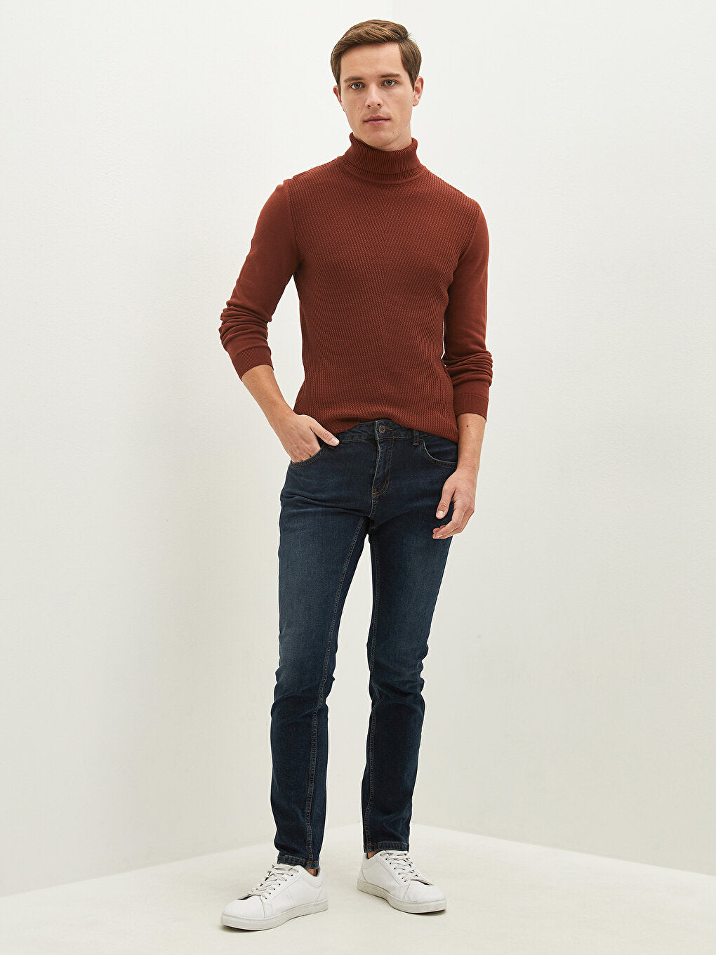 750 Slim Fit Men's Jean Trousers