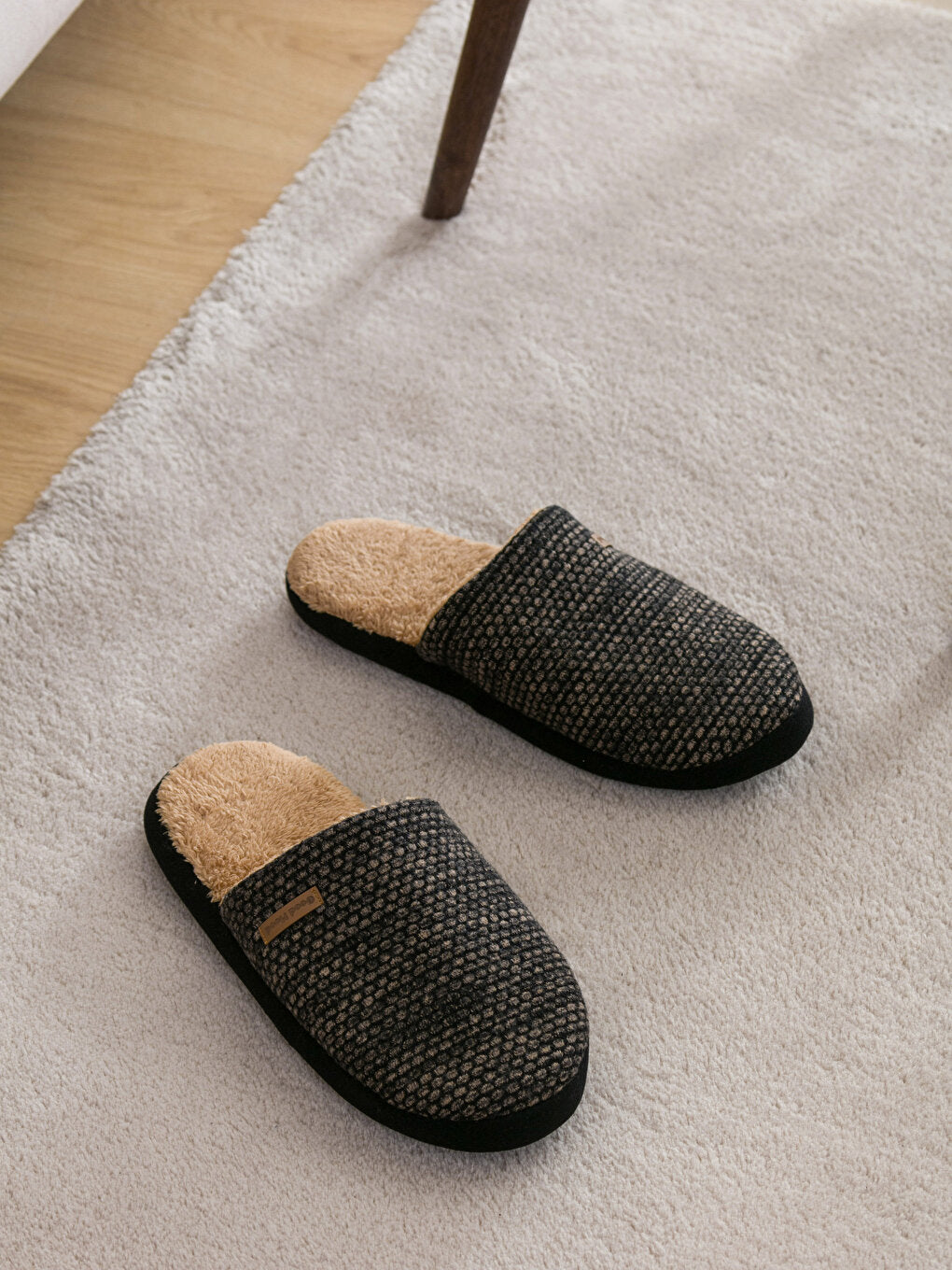 Label Detailed Closed Front Men's House Slippers