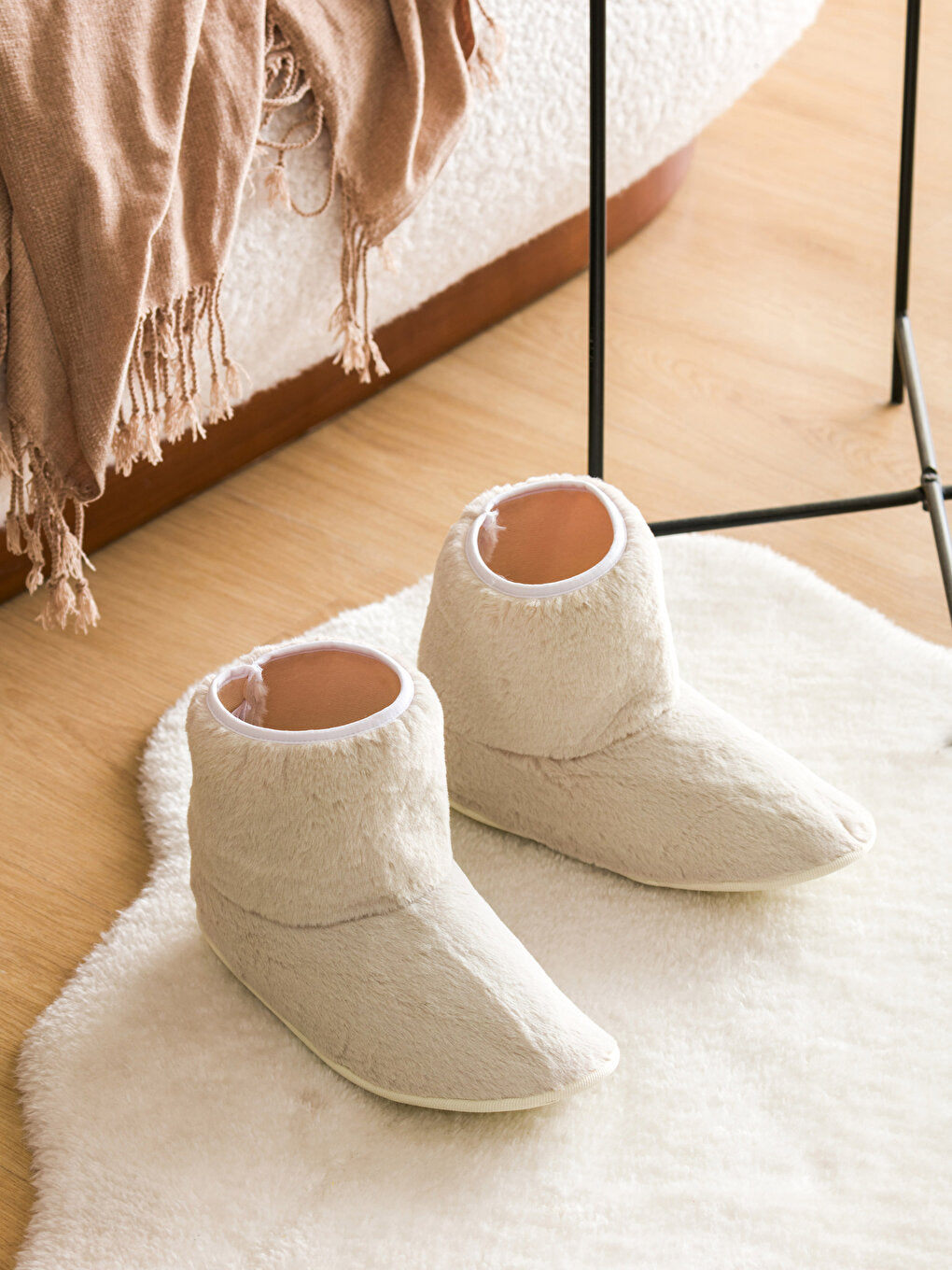 Flat Plush Women's Home Boots