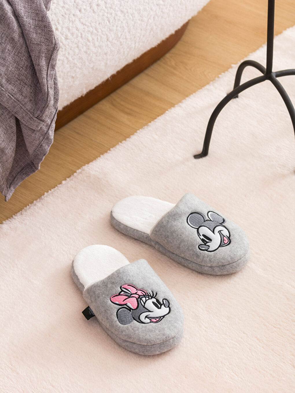 Minnie Mouse Embroidered Women's House Slippers