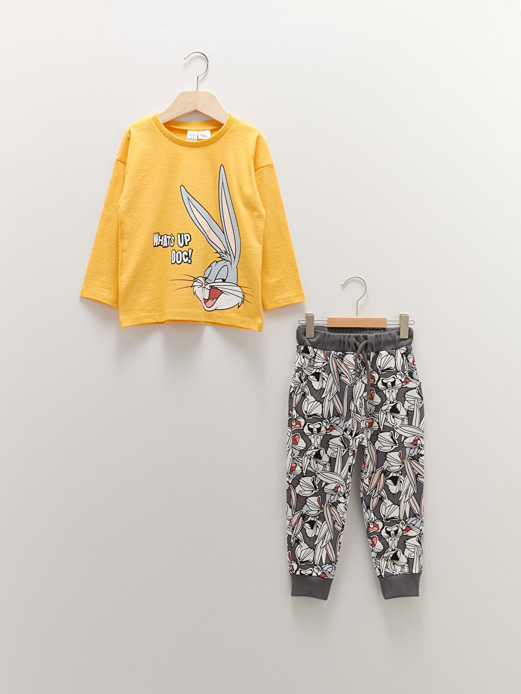 Crew Neck Long Sleeve Looney Tunes Cotton Baby Boy T-Shirt and Jogger Pants 2-Piece Set