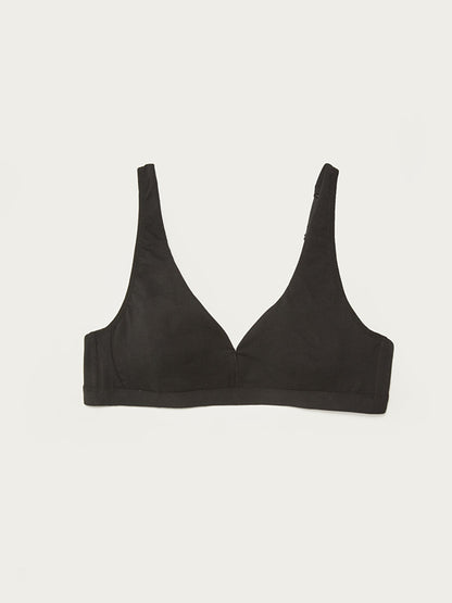 Non-wired, unpadded plain bra