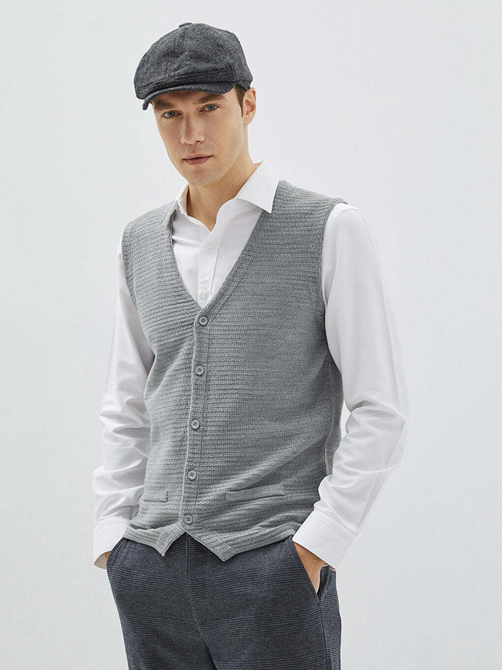 Standard Mold V-Neck Men's Knitwear Vest