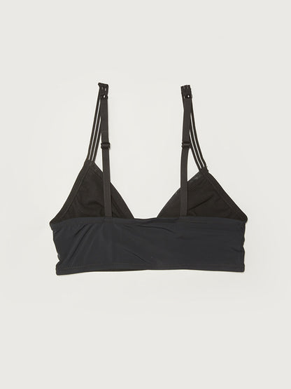 Non-wired, unpadded plain bra