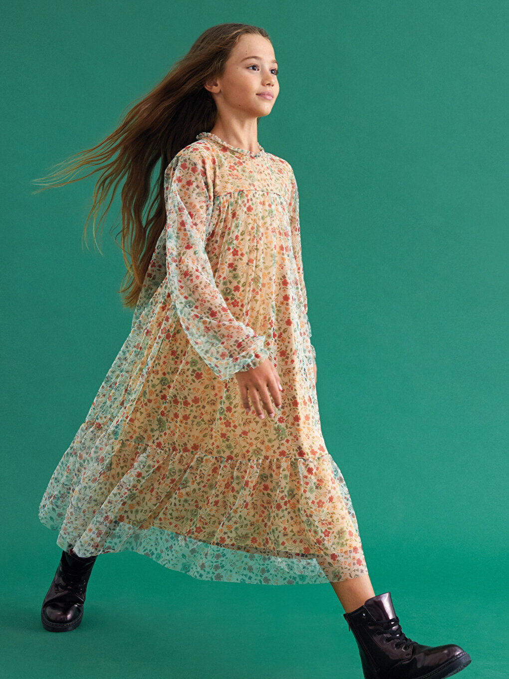 Patterned Long Sleeve Girl's Dress with Ruffle Detail on the Collar