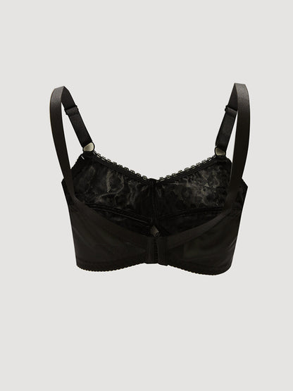 Non-wired, unpadded, lace-fitting bra