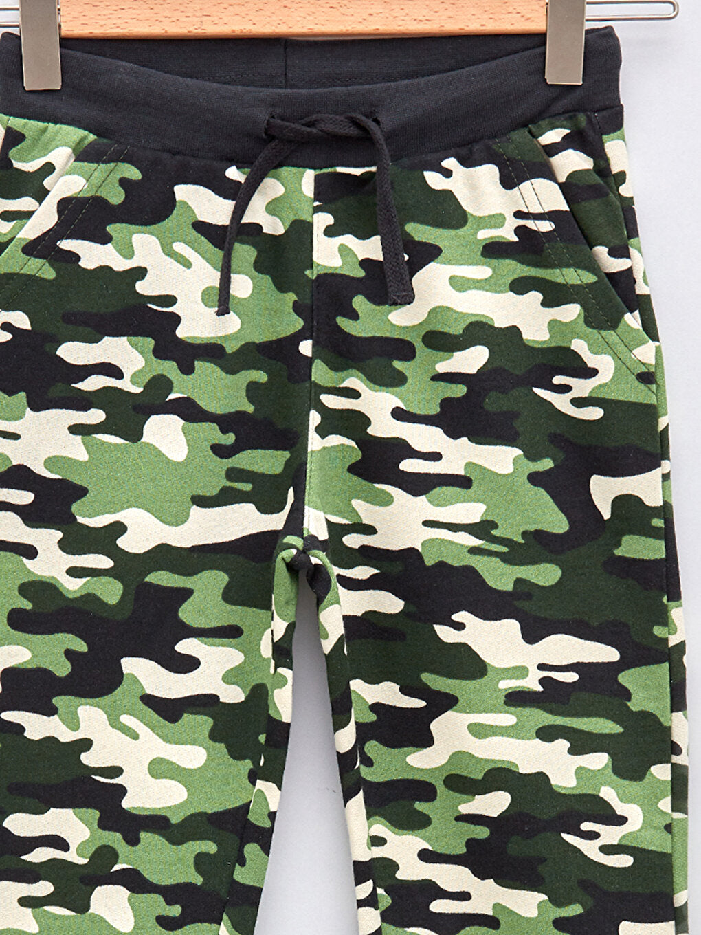 Camouflage Patterned Boy Jogger Sweatpants with Elastic Waist