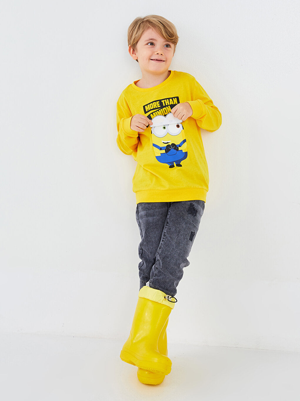 Crew Neck Minions Printed Long Sleeve Boy's Sweatshirt