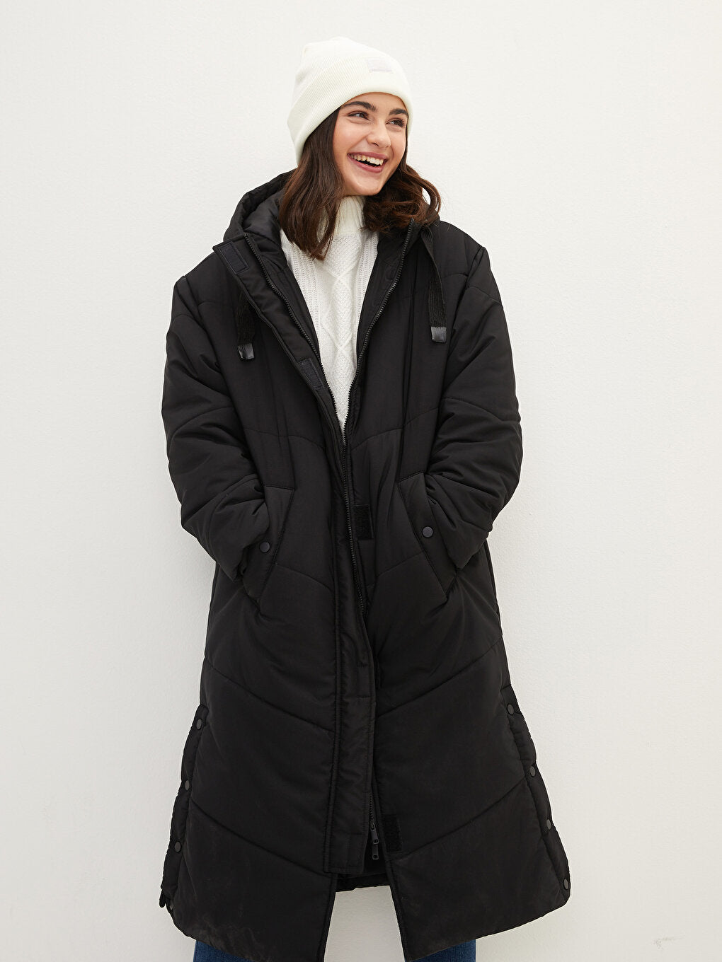 Hooded Women's Puffer Coat with Flat Pocket Detail