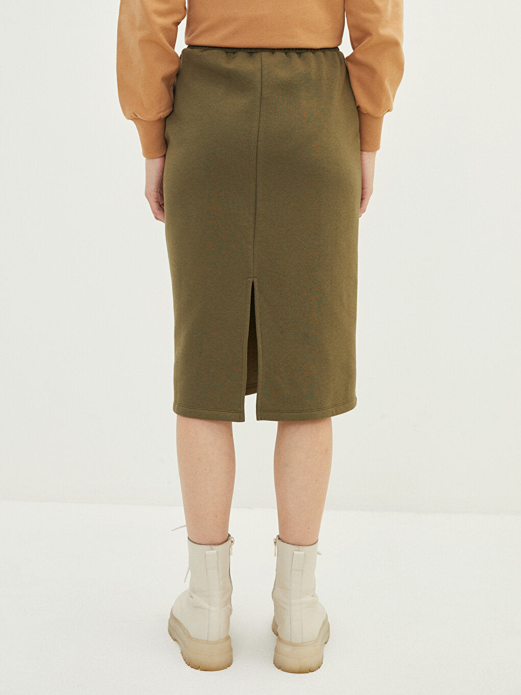 Women's Skirt with Elastic Waist Straight Pocket Detail