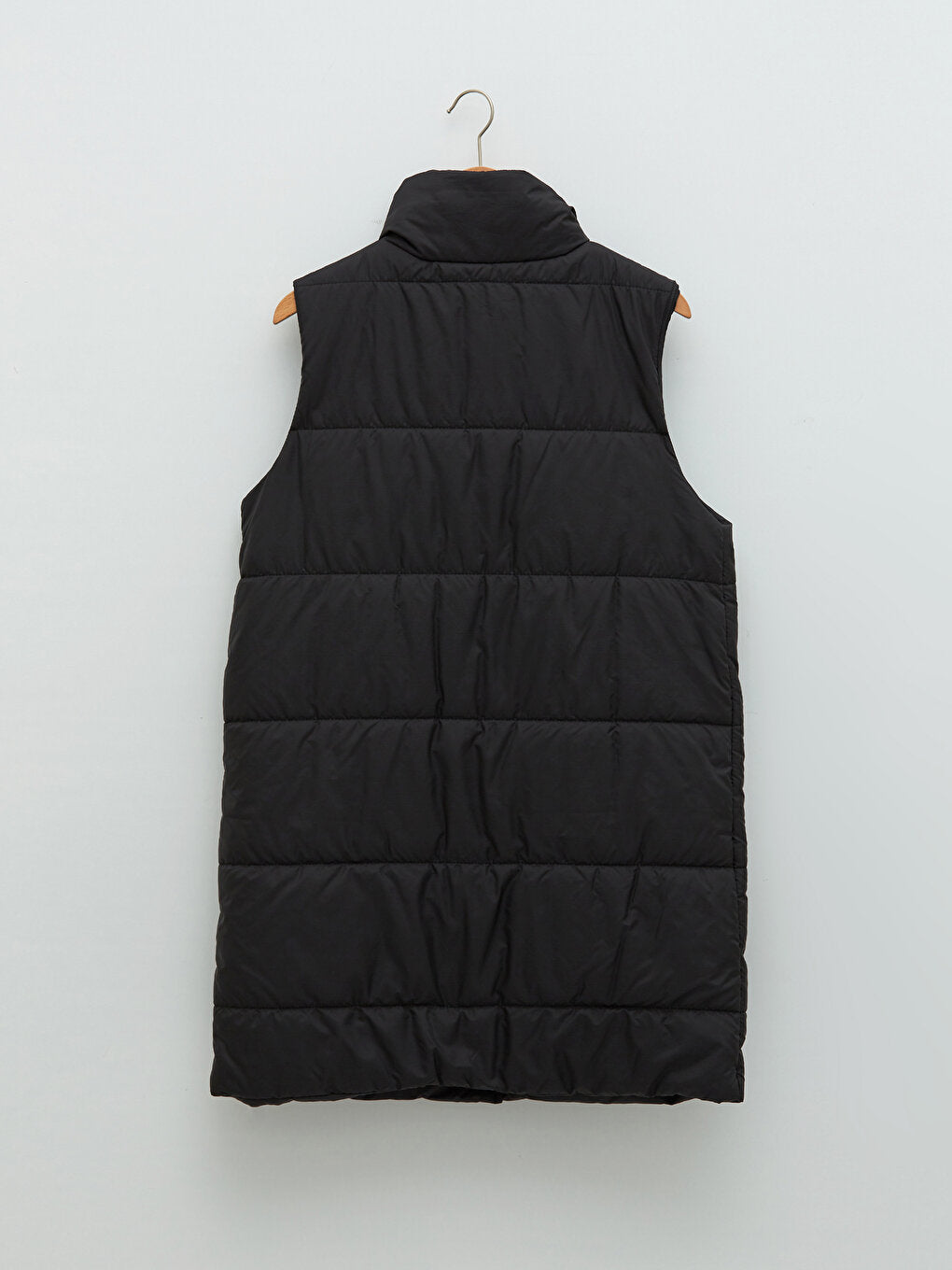 High Collar Straight Sleeveless Women's Vest with Pocket Detail