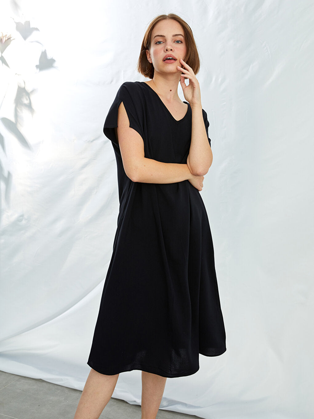 V-Neck Short Sleeve Plain Women's Nightgown