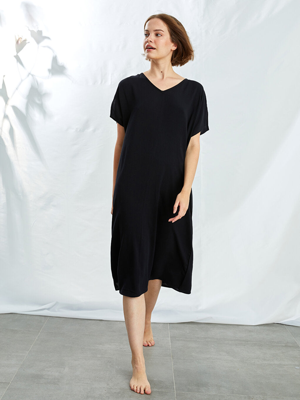 V-Neck Short Sleeve Plain Women's Nightgown